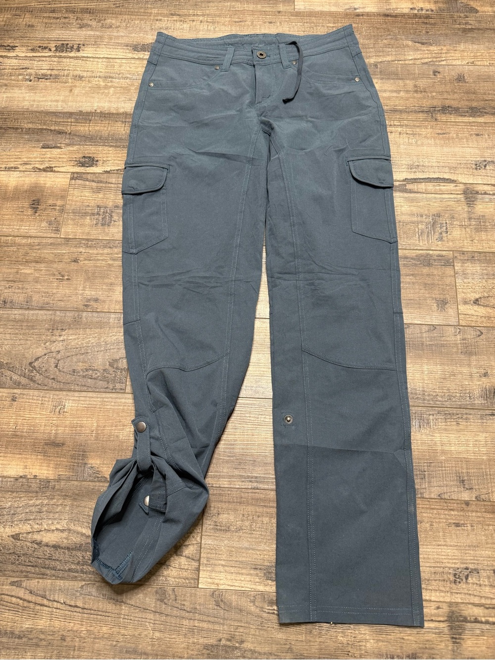 Kuhl Cargo Pants Casual Utility Style Roll Up. Tabs Women's Size 4 Regular